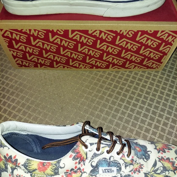 Vans, womens size 9, multi colored - Picture 3 of 3